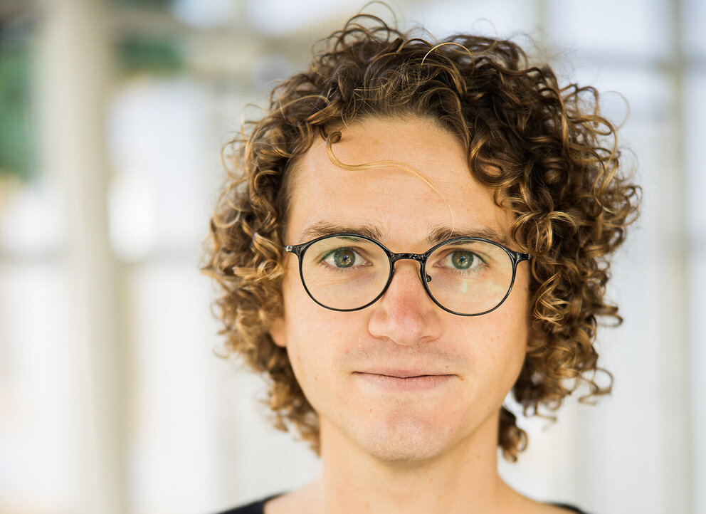 Alexander Mayer 助理教授