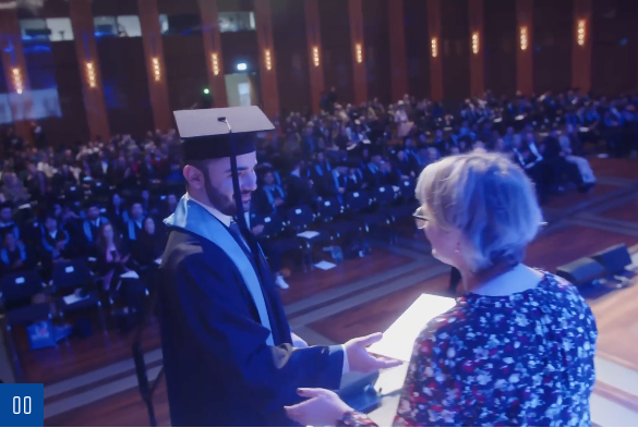 WHU 非全日制 MBA 毕业生参加毕业典礼